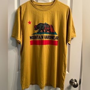 NWOT Mountain Hardware T-shirt
